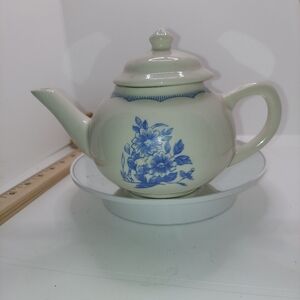 Very RARE Homer Laughlin Vintage Teapot - White with Blue Flowers 1993 Retired